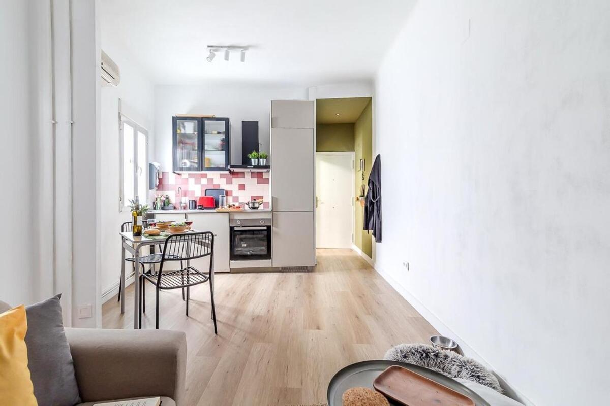 Charming Modern In Lavapies *